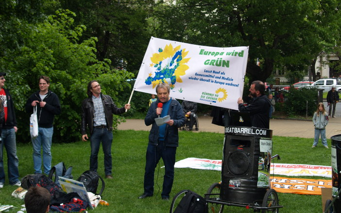 Foto von Tibor Harrach bei der Auftaktkundgebung