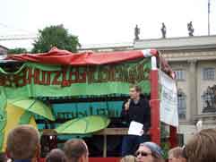 Mischa Hecker (Junge Liberale) spricht auf der Hanfparade 2008 - kleine Version