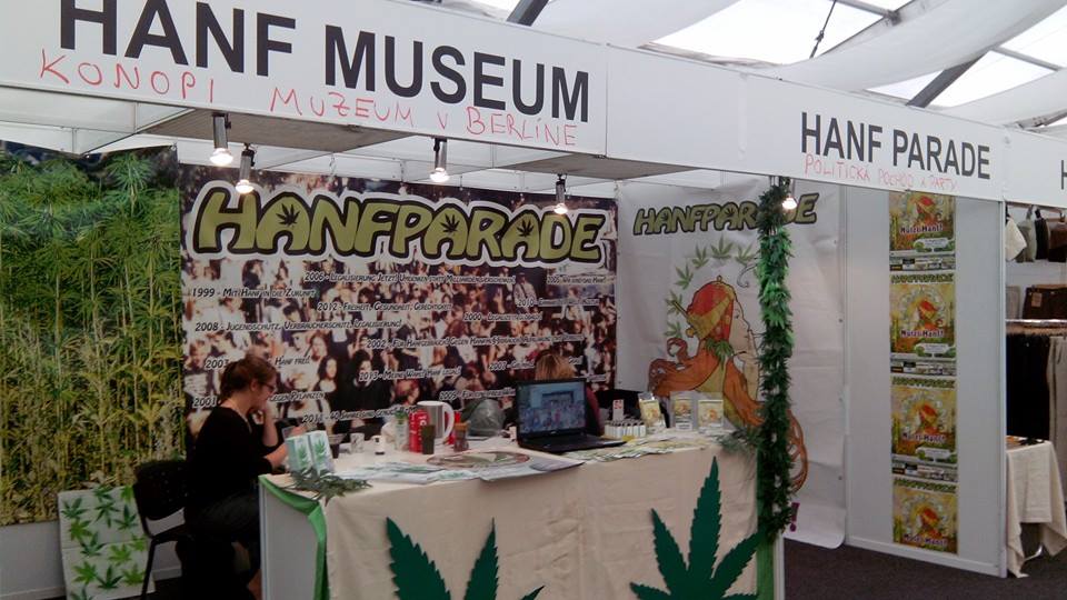 Foto vom Hanfparade- und Hanf Museum-Stand auf dem Cannafest 2015