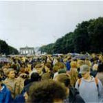 Abschlusskundgebung 1998 der Hanfparade vor dem Brandenburger Tor