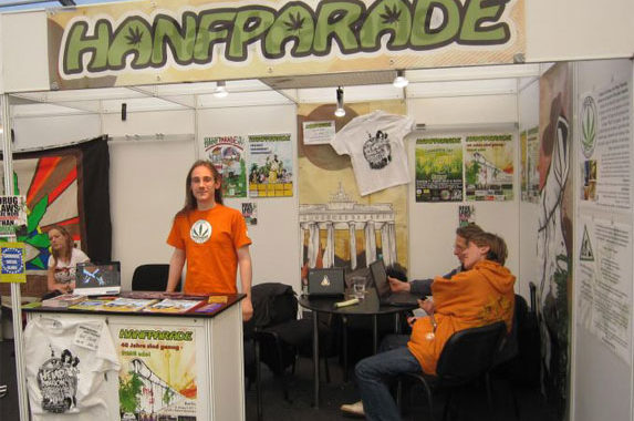 Hanfparade-Stand auf der Cannafest Hanfmesse in Prag