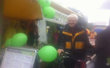 Foto von Christian Ströbele am Hanfparade-Stand auf dem Umweltfestival Berlin 2013