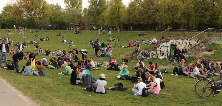 Panorama-Foto im Görlitzer Park gegen Ende der Veranstaltung