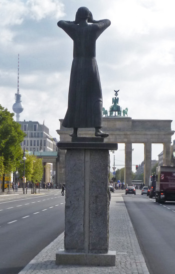 Foto der Statue „Der Rufer“ in Berlin