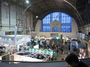 Foto mit Blick auf den Ausstellungsbereich beim Cannafest 2013