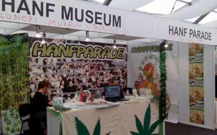 Foto vom Hanfparade- und Hanf Museum-Stand auf dem Cannafest 2015