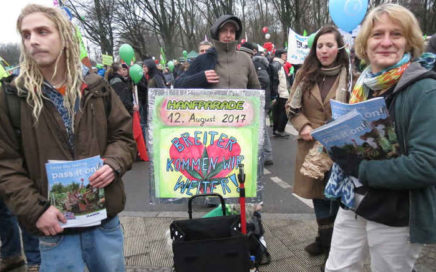 Mitglieder des OrgaTeams auf der Demo