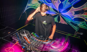 Foto von DJ BeNNix zur Hanfparade 2025