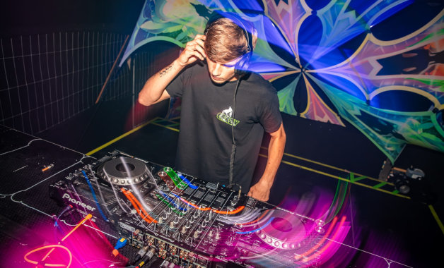 Foto von DJ BeNNix zur Hanfparade 2025