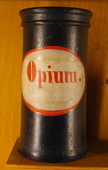 Apothekergefäss für Opium, Wikipedia, Author Bullenwächter