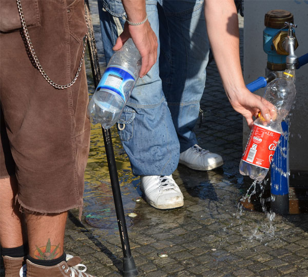 Wasserhahn auf der Hanfparade 2011