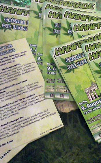 Die ersten Flyer für die Hanfparade 2014