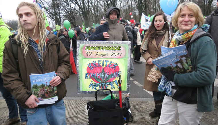 Mitglieder des OrgaTeams auf der Demo